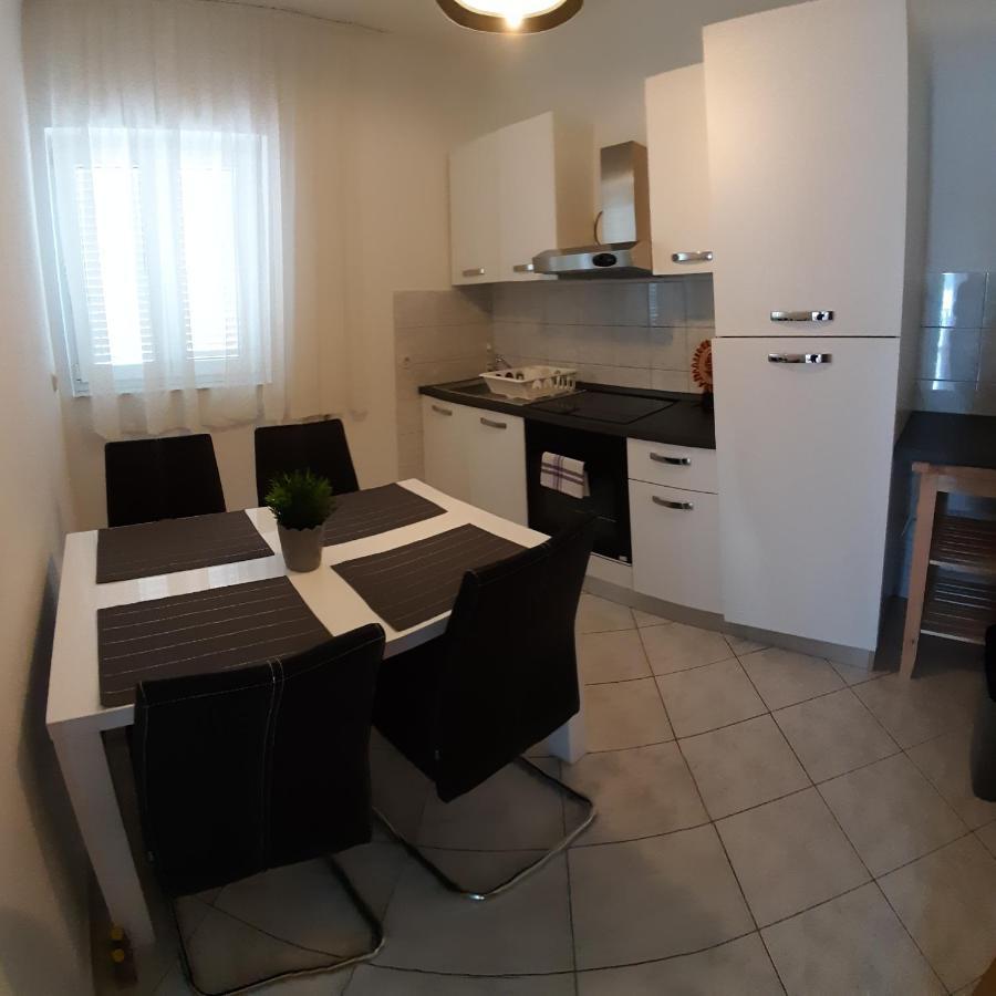 Apartmani Matusan Barbat na Rabu Экстерьер фото